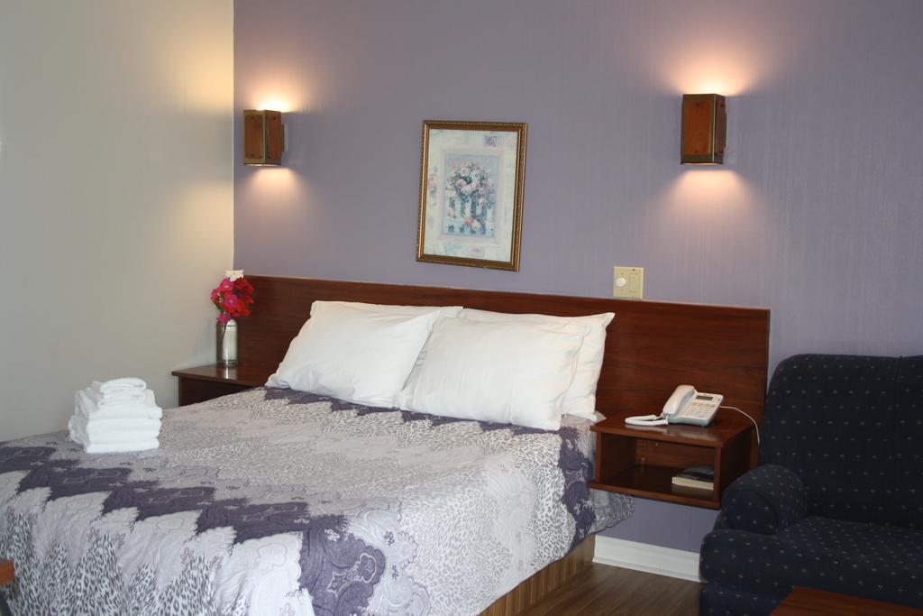 Au Doc Motel Repentigny Oda fotoğraf
