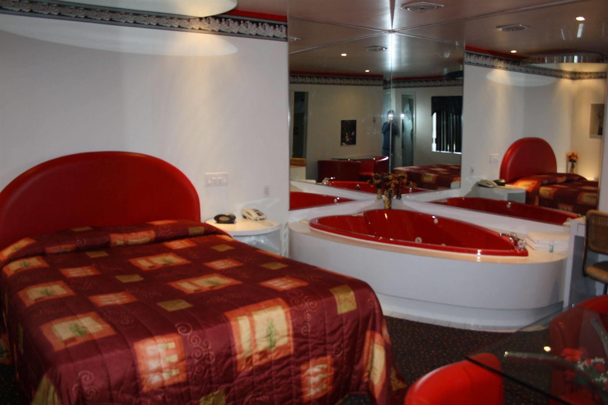 Au Doc Motel Repentigny Dış mekan fotoğraf